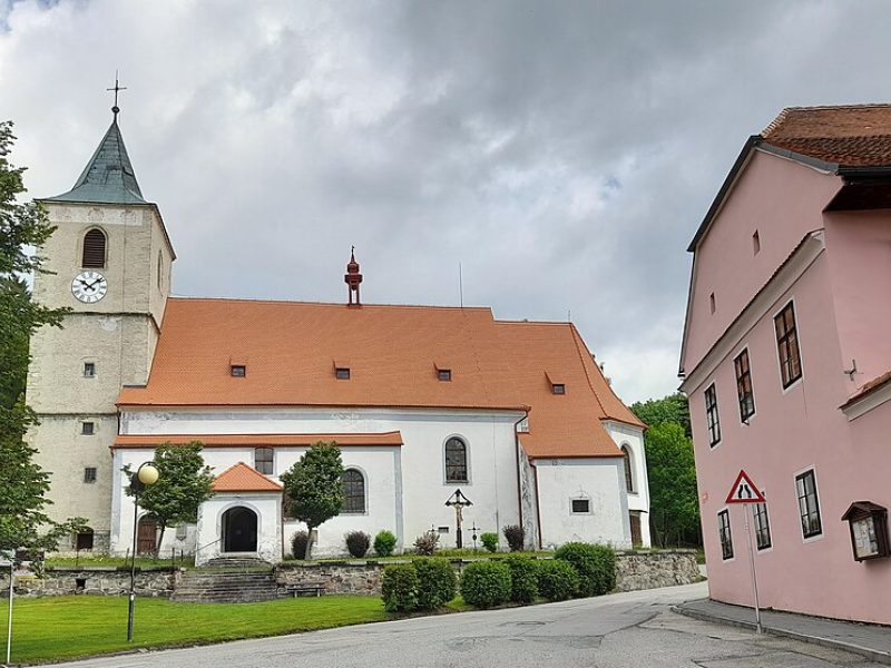 Horní Planá: Spaziergang durch Marktplatz und historisches Zentrum