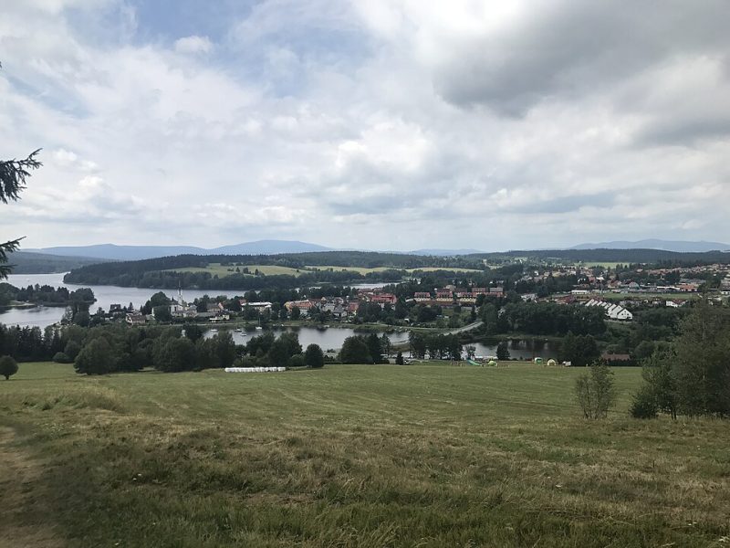 Frymburk: Marktplatz und Uferpromenade am Lipno-See