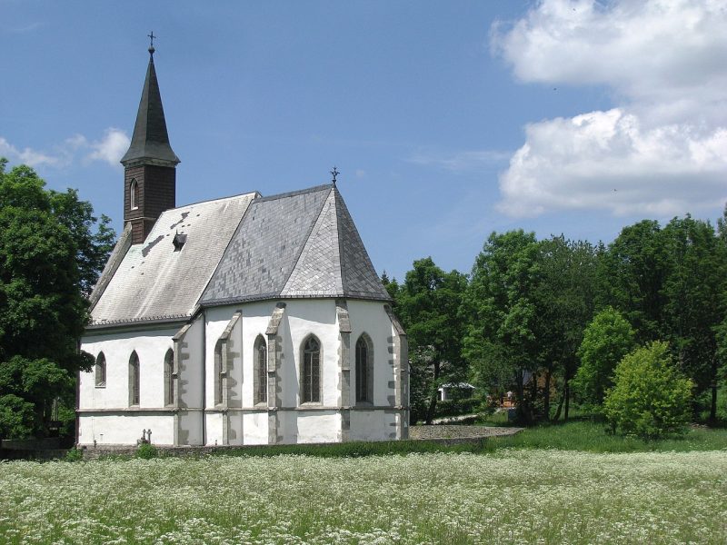 Svatý Tomáš: stille Bergsiedlung und gotische Kirche im Böhmerwald