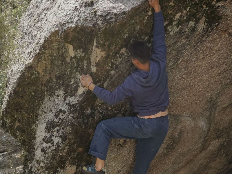 Bouldern in Loučovice: Granitblöcke im Böhmerwald