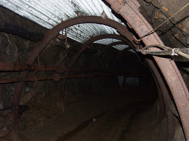 Graphitbergwerk Český Krumlov: Mit dem Grubenzug unter die Erde