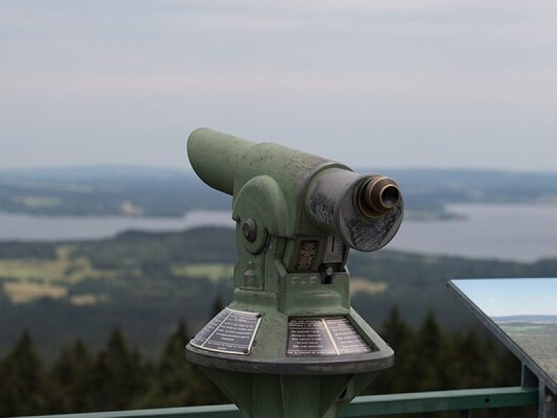 Moldaublick: Aussichtsturm mit Blick über den Lipno-See