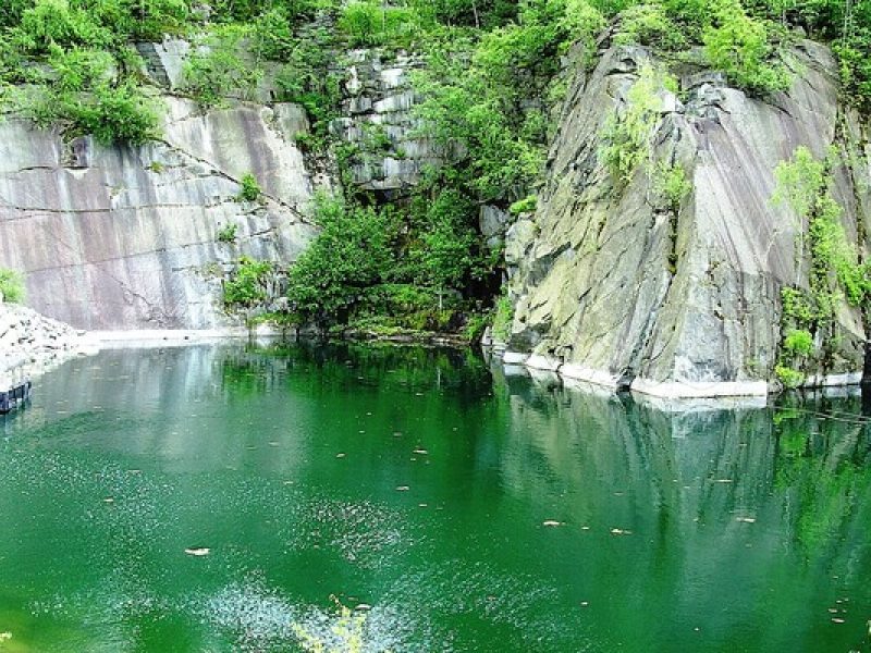 Steinwelten Hauzenberg: Spaziergang durch den alten Granitbruch