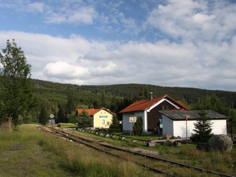 Kubova Huť: Bergdorf, Bahnromantik und Touren am Boubín