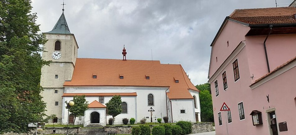Horní Planá: Spaziergang durch Marktplatz und historisches Zentrum