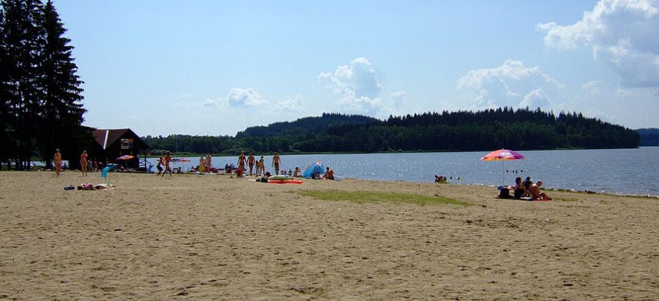 Strand von Horní Planá: Sand, Baden und Familienzeit am Lipno-See