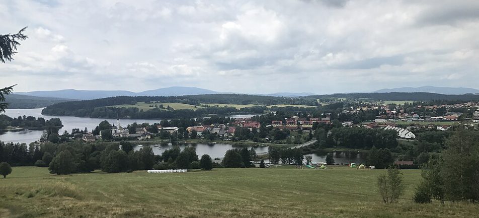 Frymburk: Marktplatz und Uferpromenade am Lipno-See