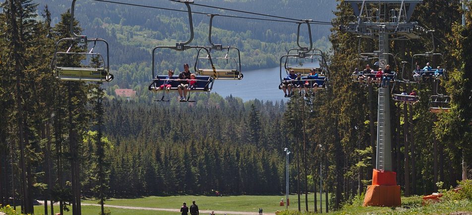 Seilbahn Kramolín: Bequem hinauf mit weitem Blick über Lipno