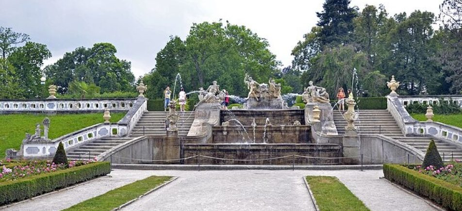 Schlossgarten Český Krumlov: Barocke Ruhe über der Altstadt