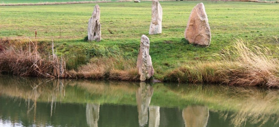 Holašovicer Stonehenge: Ein moderner Steinkreis in Südböhmen