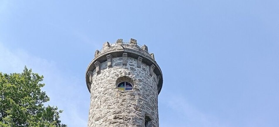 Sternsteinwarte: Wanderung zum steinernen Aussichtsturm